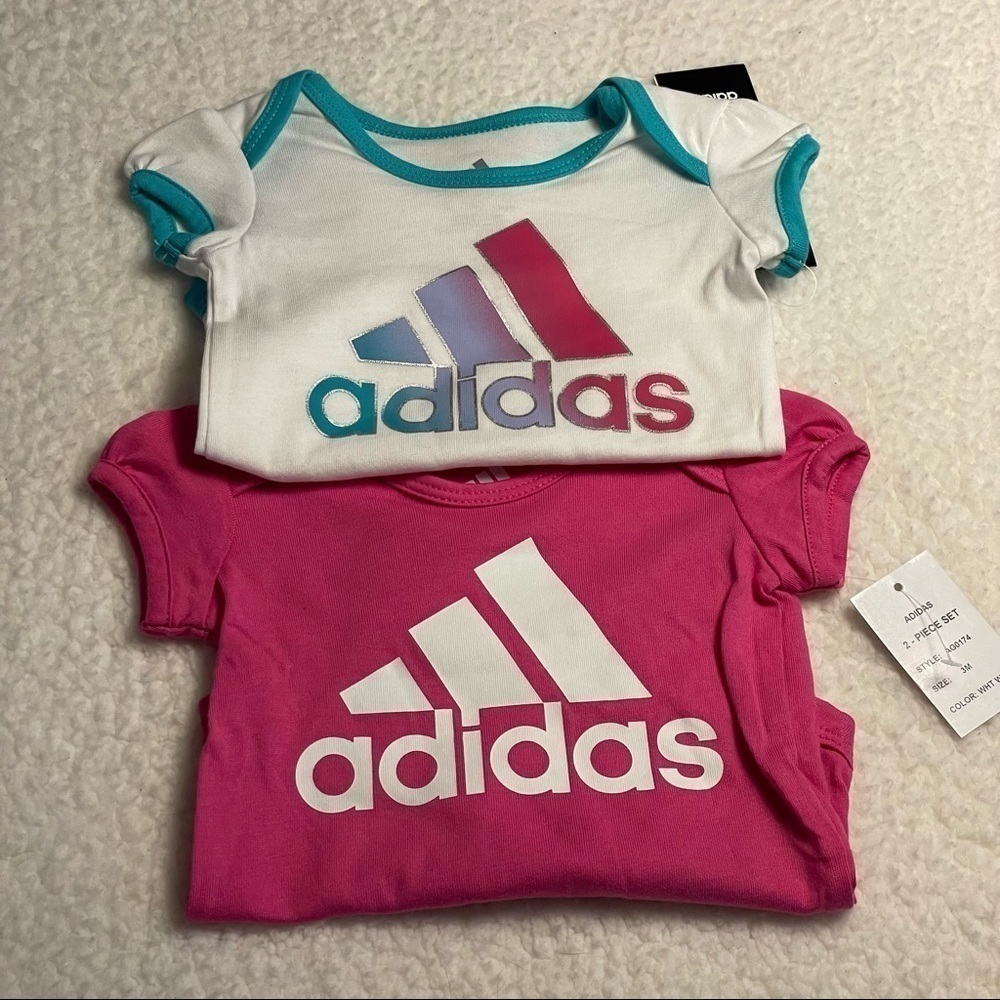 𝅺✅2x Host Pick✅ Adidas Set of 2 Onesies, 3M - Picture 2 of 12